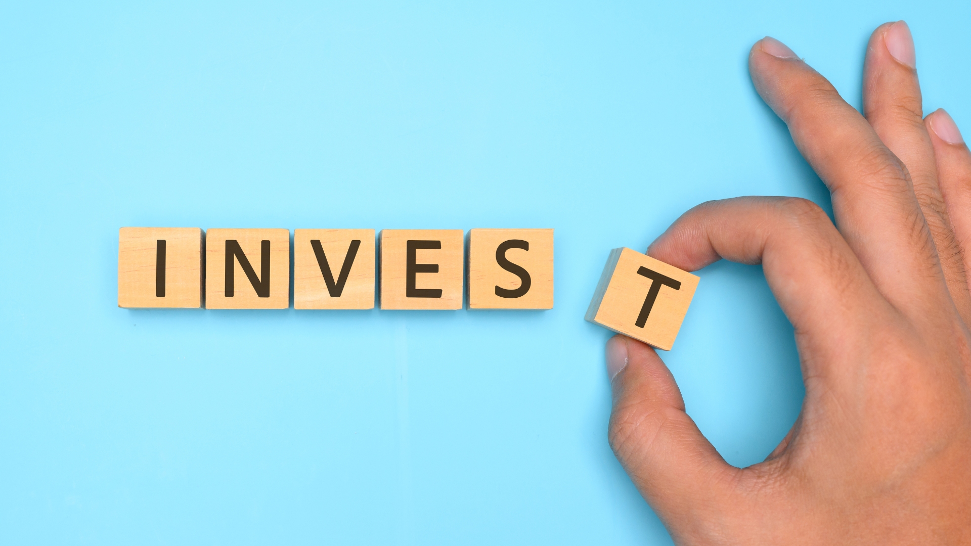 4 Common Sense Financial Tips To Make Your Money Work For You