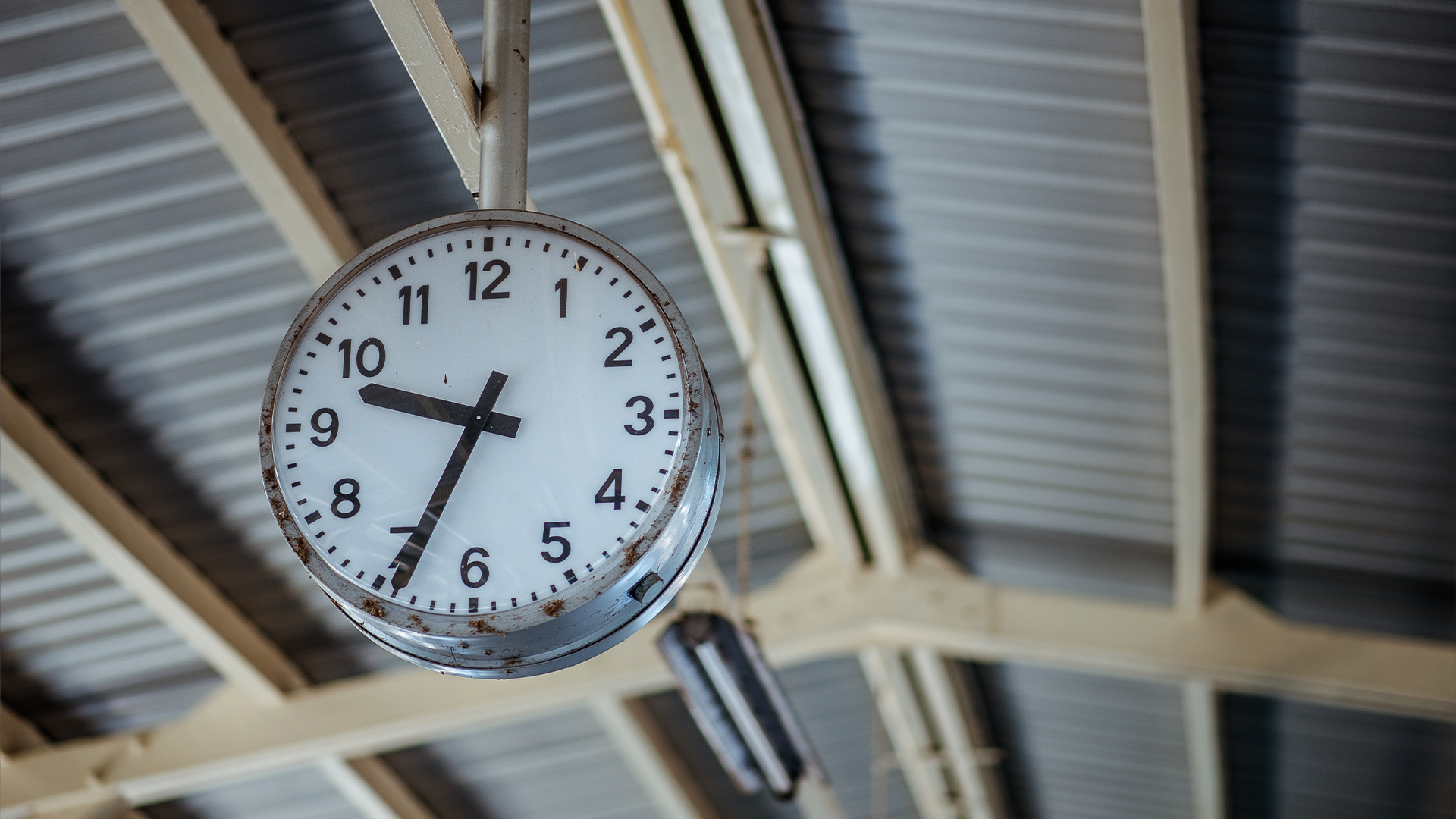 5 Shocking Ways Ditching Daylight Savings Boosts Business Productivity
